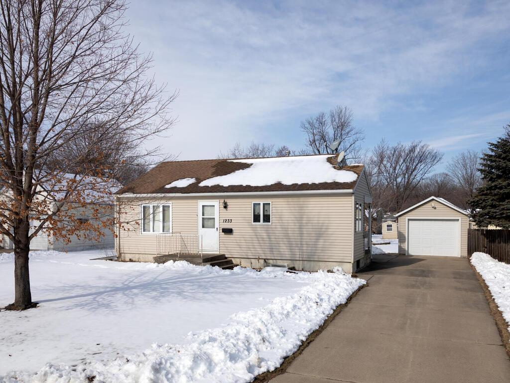 1233 Parallel Street Chaska MN 55318 7035110 image1