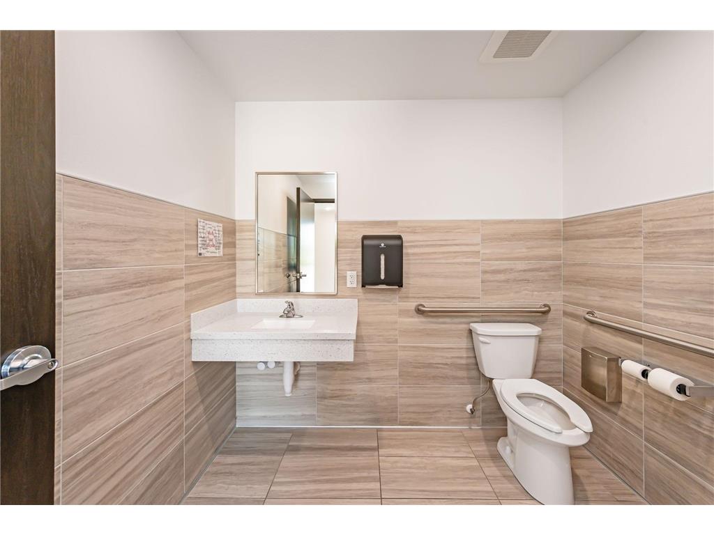 1235 Highway 15 S Fairmont MN 56031 6738304 image11