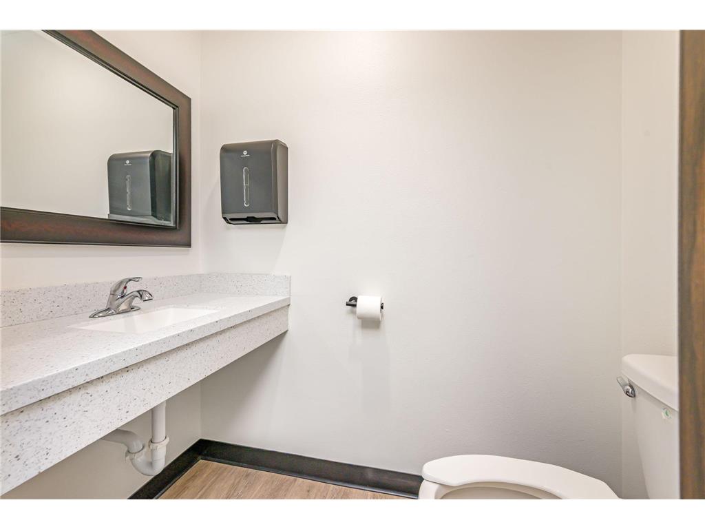 1235 Highway 15 S Fairmont MN 56031 6738304 image24