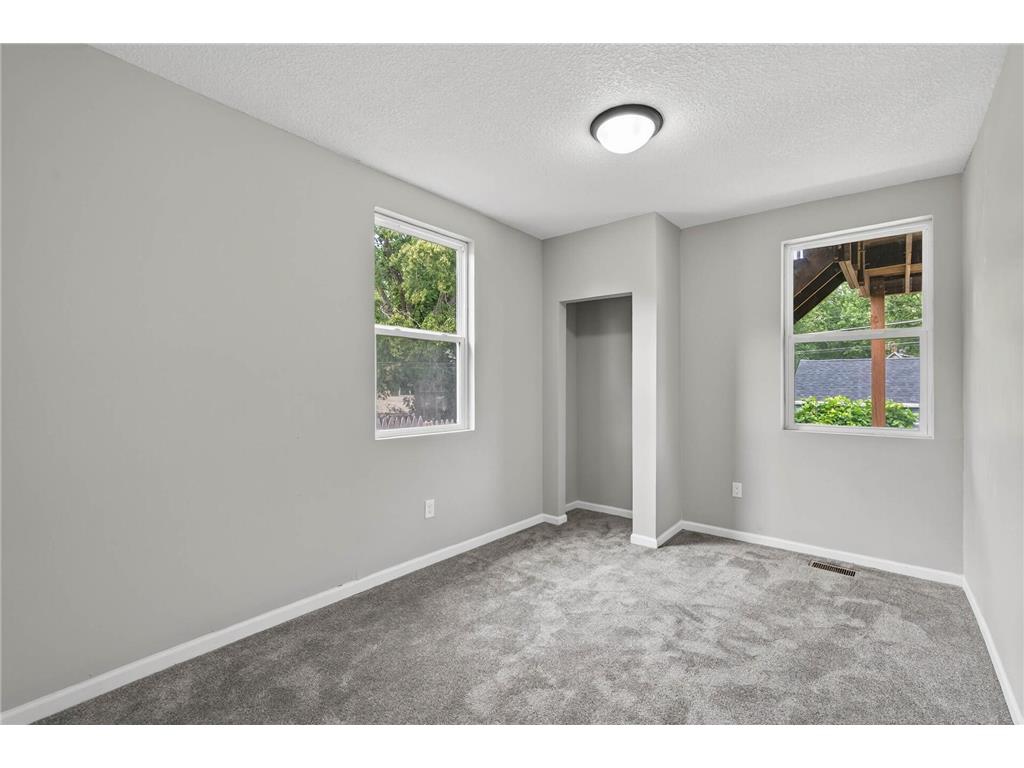 1235 Minnehaha Avenue E Saint Paul MN 55106 7008940 image10