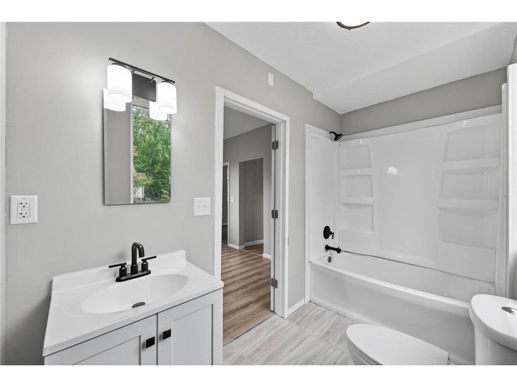 1235 Minnehaha Avenue E Saint Paul MN 55106 7008940 image11