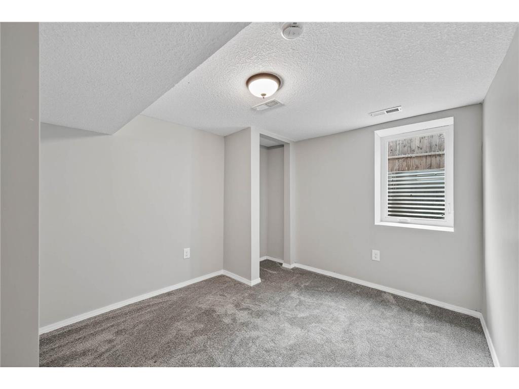 1235 Minnehaha Avenue E Saint Paul MN 55106 7008940 image13