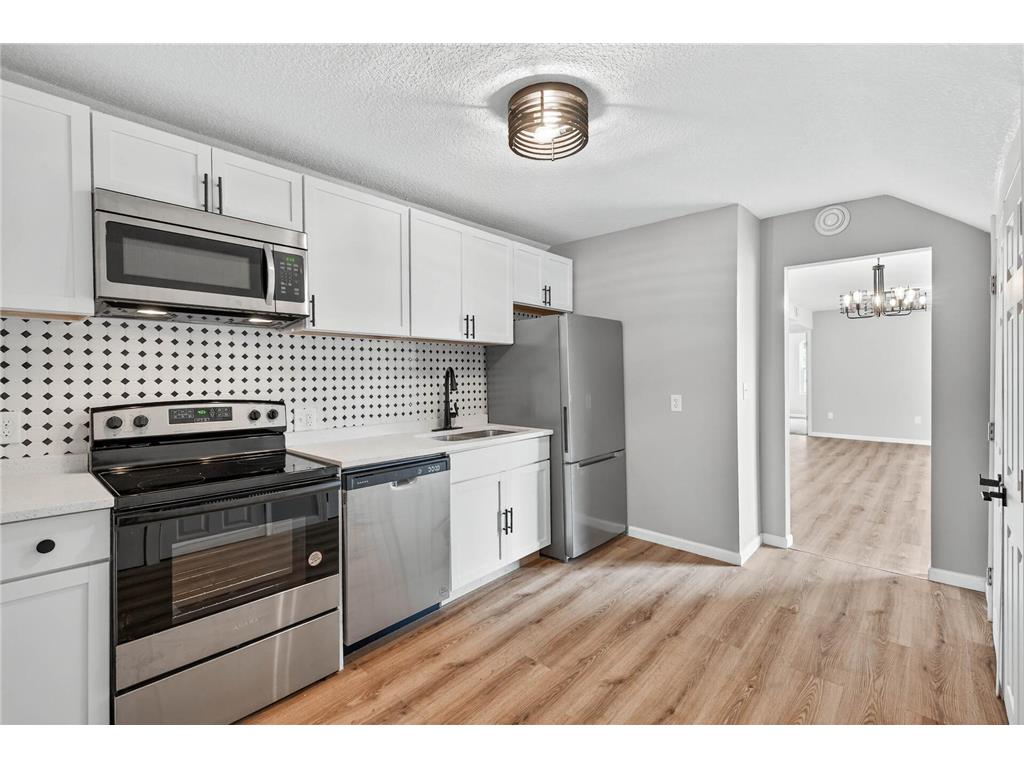 1235 Minnehaha Avenue E Saint Paul MN 55106 7008940 image20