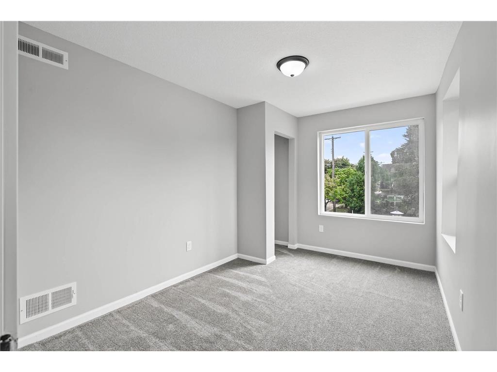 1235 Minnehaha Avenue E Saint Paul MN 55106 7008940 image21