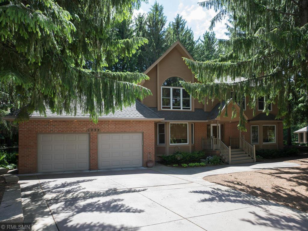 1235 Shannon Court, Woodbury, MN 55125 MLS 5575277 Edina Realty