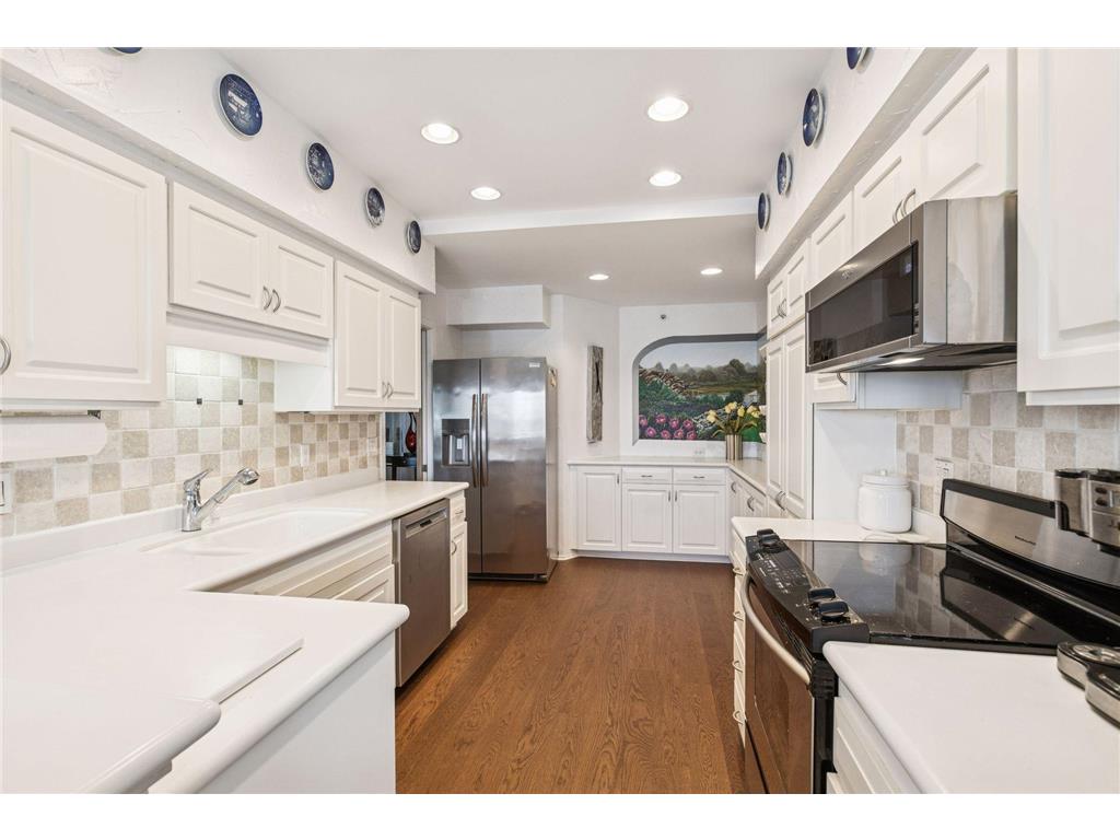 1235 Yale Place #1304 Minneapolis MN 55403 7026154 image1