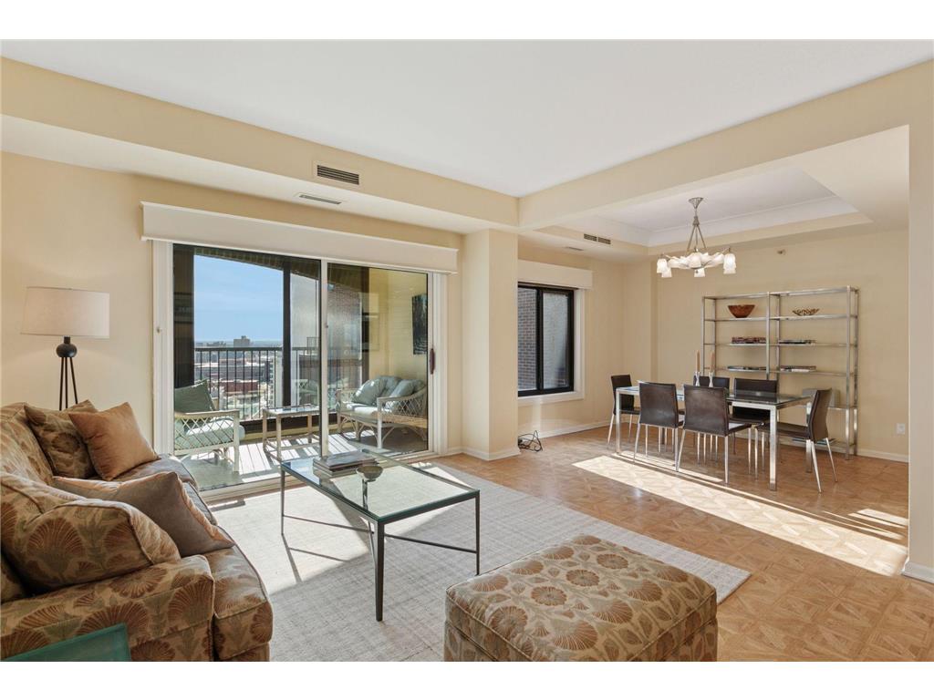 1235 Yale Place #1505 Minneapolis MN 55403 7036224 image1
