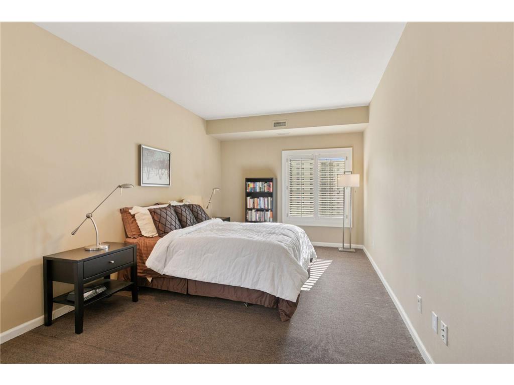 1235 Yale Place #1505 Minneapolis MN 55403 7036224 image20