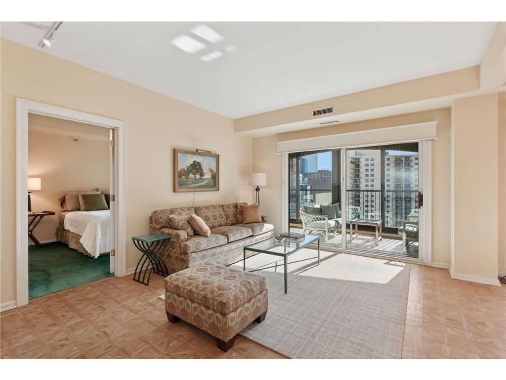 1235 Yale Place #1505 Minneapolis MN 55403 7036224 image5