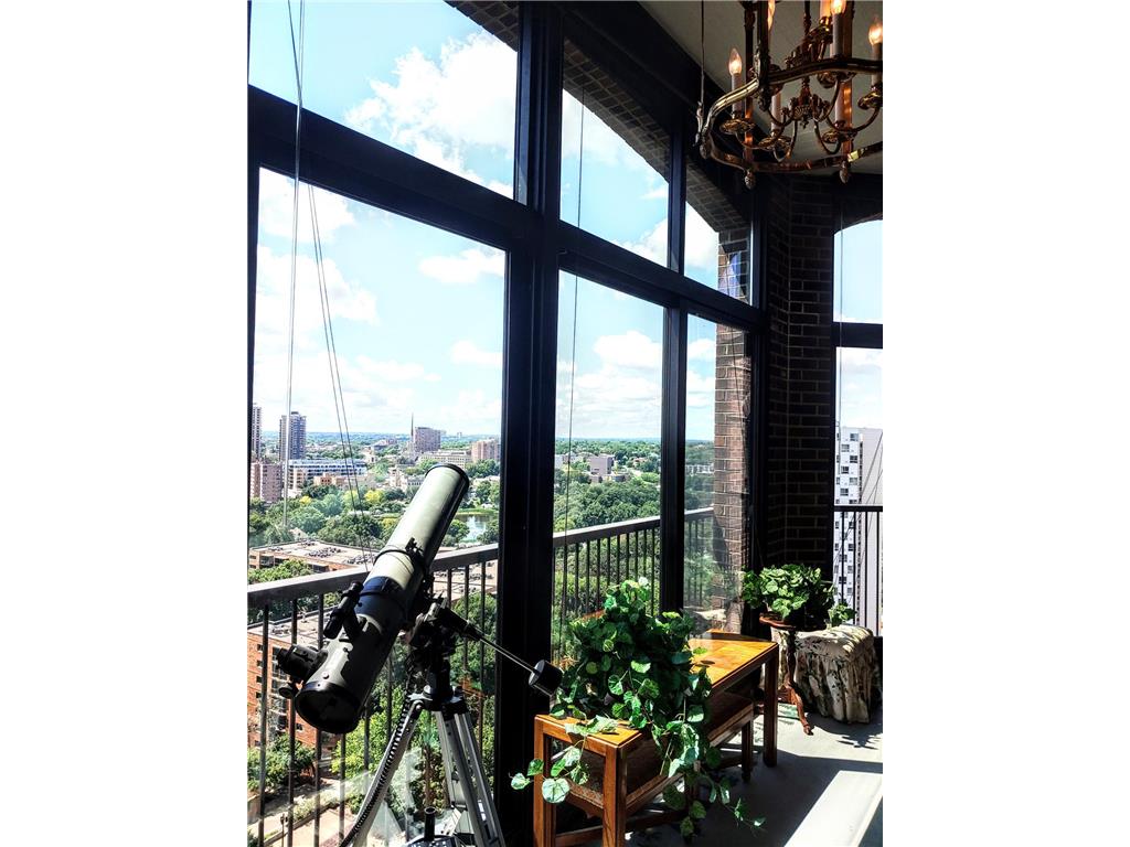 1235 Yale Place #1701 Minneapolis MN 55403 - Loring 7068433 image1