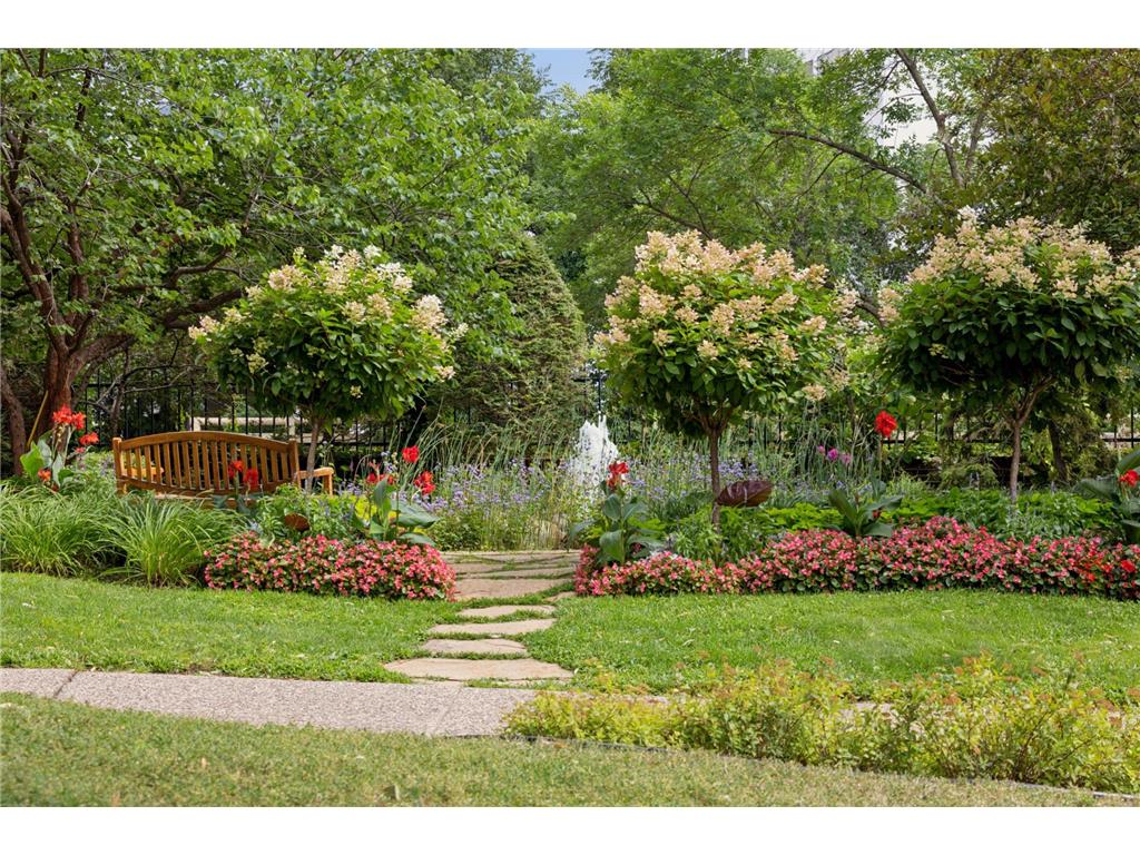 1235 Yale Place #1701 Minneapolis MN 55403 - Loring 7068433 image100