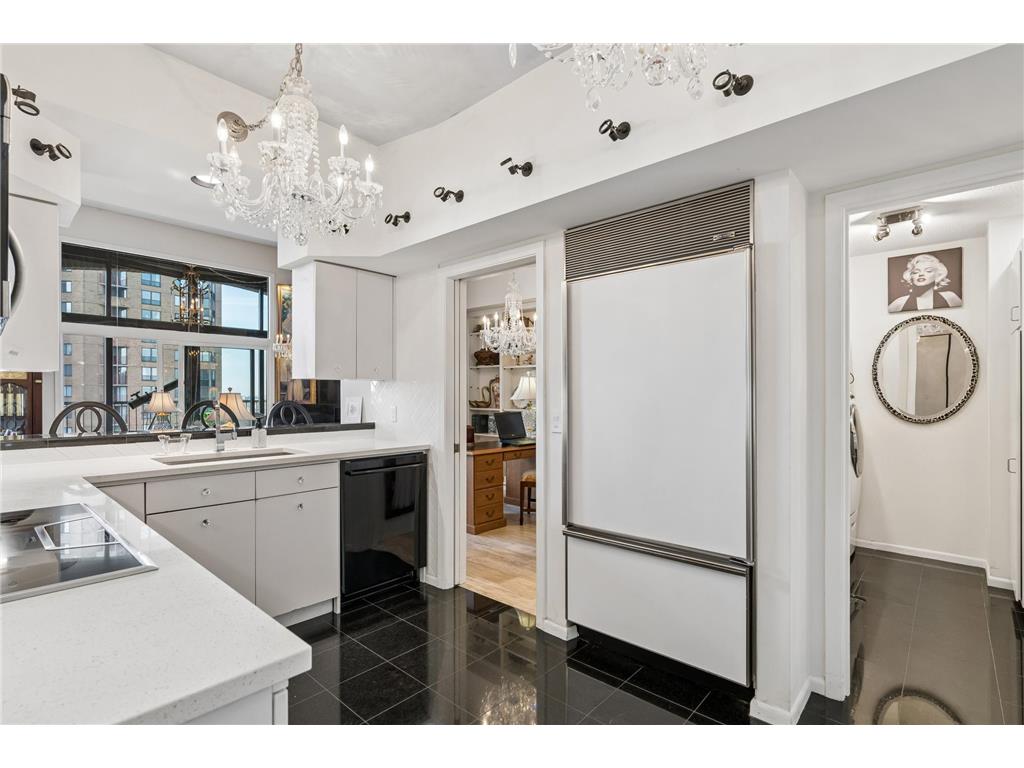 1235 Yale Place #1701 Minneapolis MN 55403 - Loring 7068433 image11