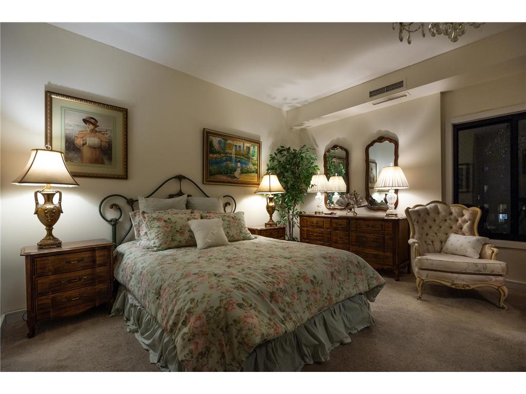 1235 Yale Place #1701 Minneapolis MN 55403 - Loring 7068433 image14