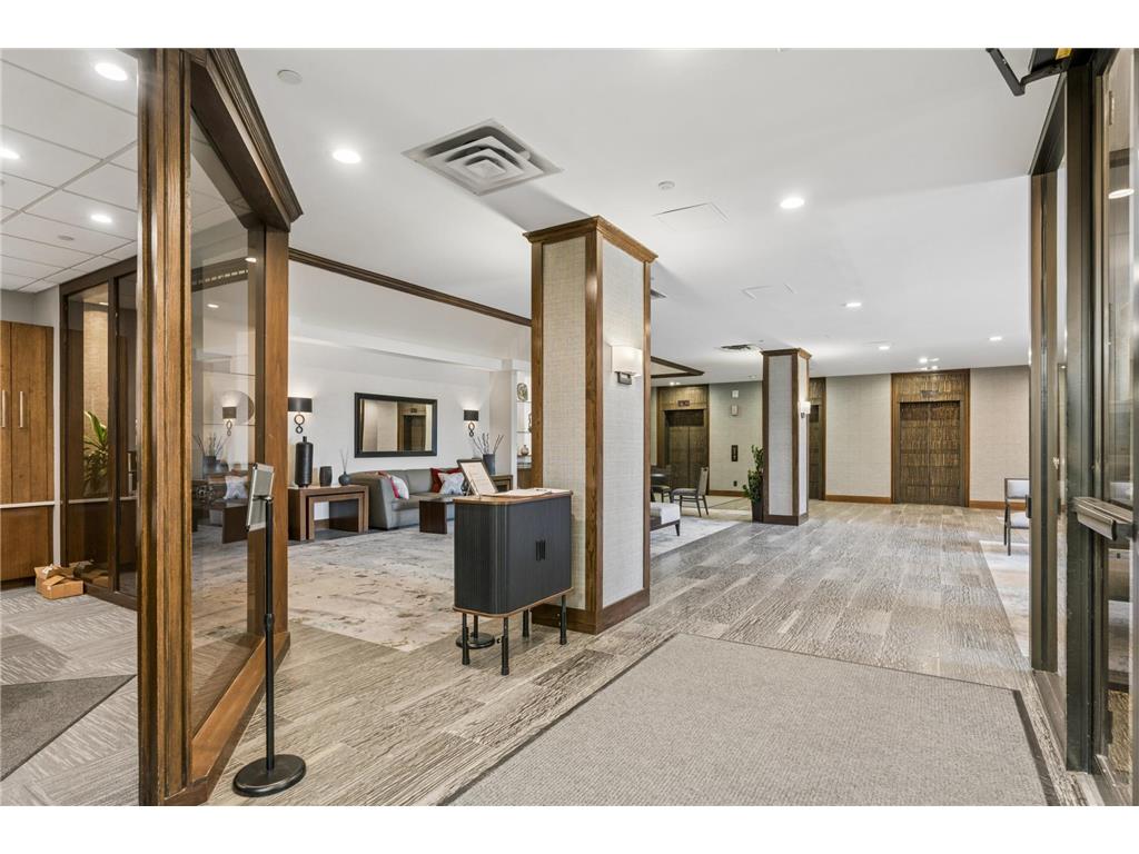 1235 Yale Place #1701 Minneapolis MN 55403 - Loring 7068433 image18