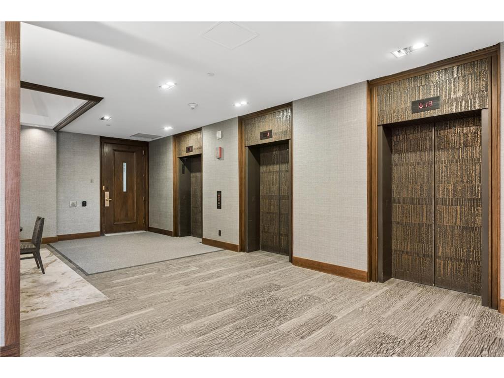 1235 Yale Place #1701 Minneapolis MN 55403 - Loring 7068433 image21