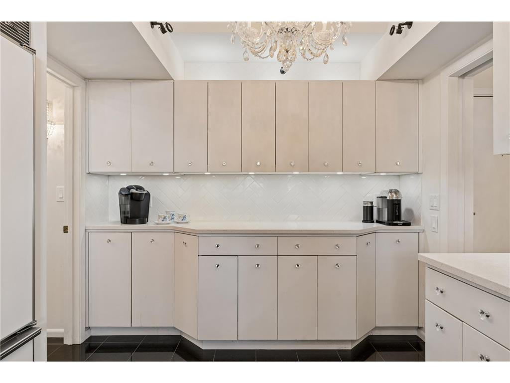 1235 Yale Place #1701 Minneapolis MN 55403 - Loring 7068433 image22