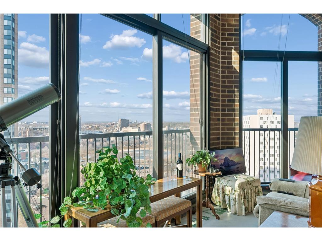 1235 Yale Place #1701 Minneapolis MN 55403 - Loring 7068433 image3
