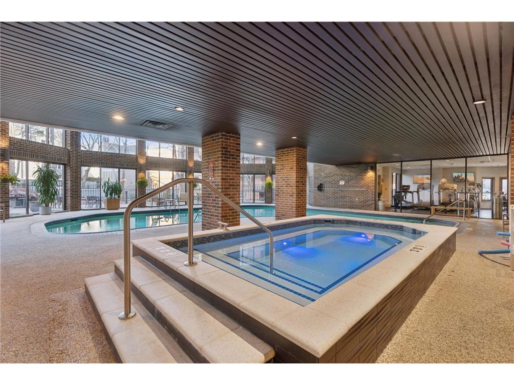 1235 Yale Place #1701 Minneapolis MN 55403 - Loring 7068433 image34