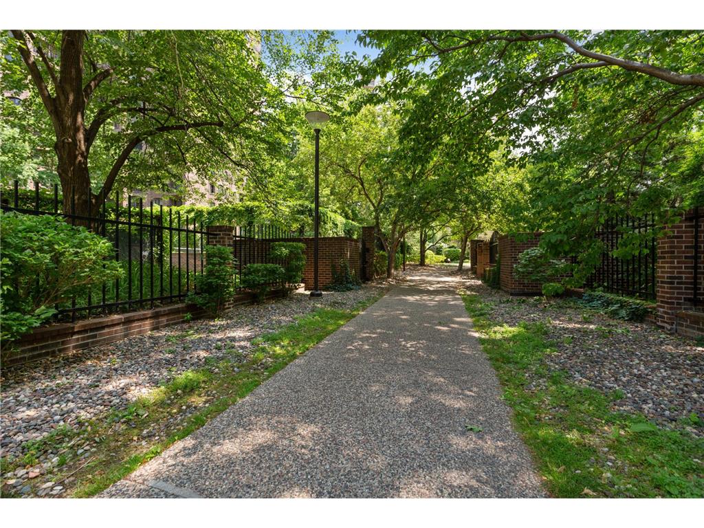 1235 Yale Place #1701 Minneapolis MN 55403 - Loring 7068433 image60