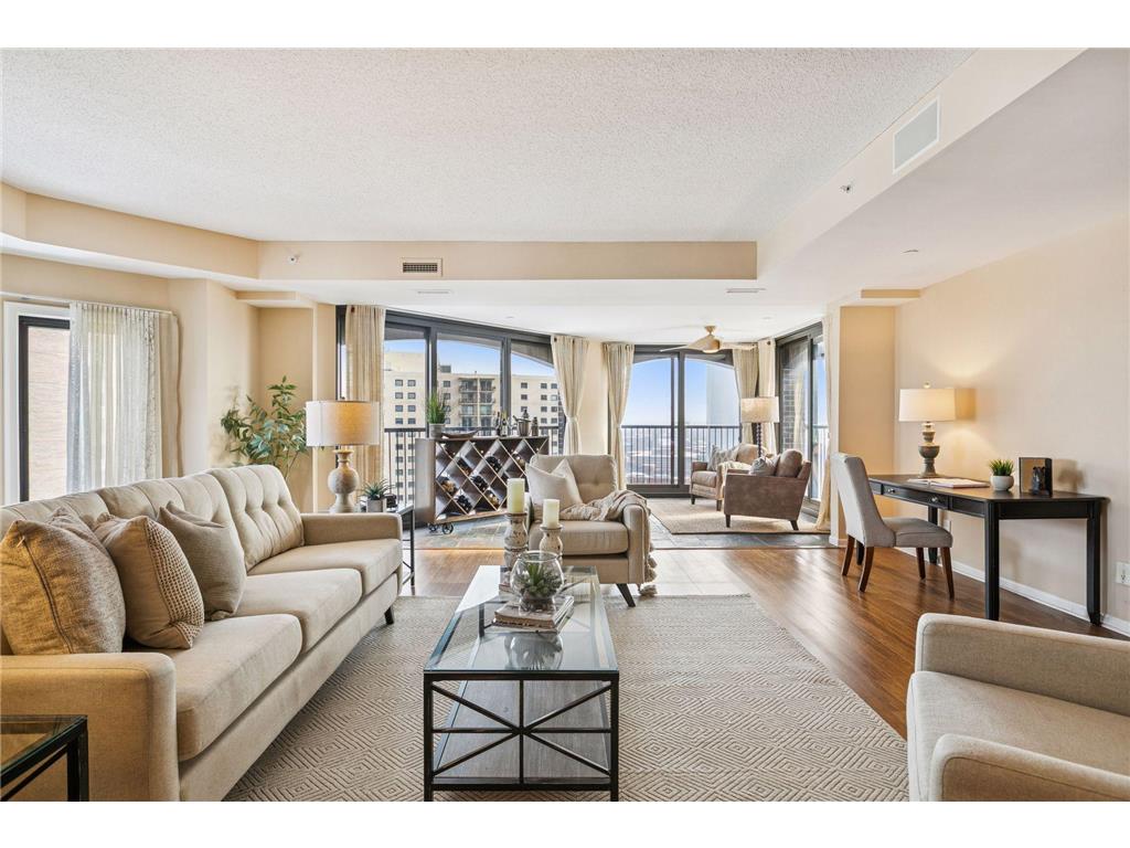 1235 Yale Place #1706 Minneapolis MN 55403 6824725 image1