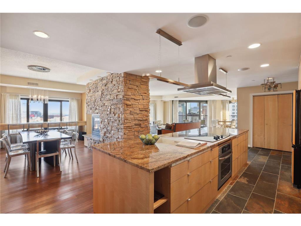 1235 Yale Place #1706 Minneapolis MN 55403 6824725 image18