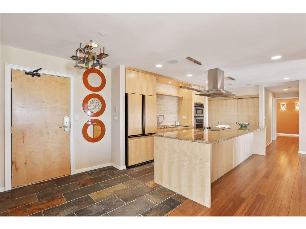 1235 Yale Place #1706 Minneapolis MN 55403 6824725 image2