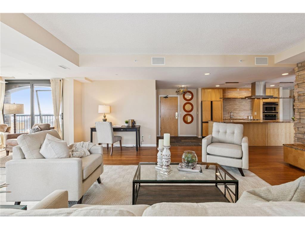 1235 Yale Place #1706 Minneapolis MN 55403 6824725 image3