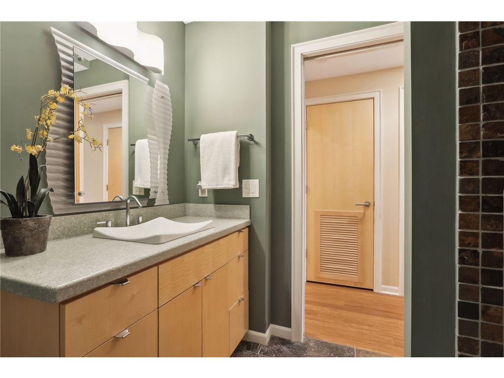 1235 Yale Place #1706 Minneapolis MN 55403 6824725 image31