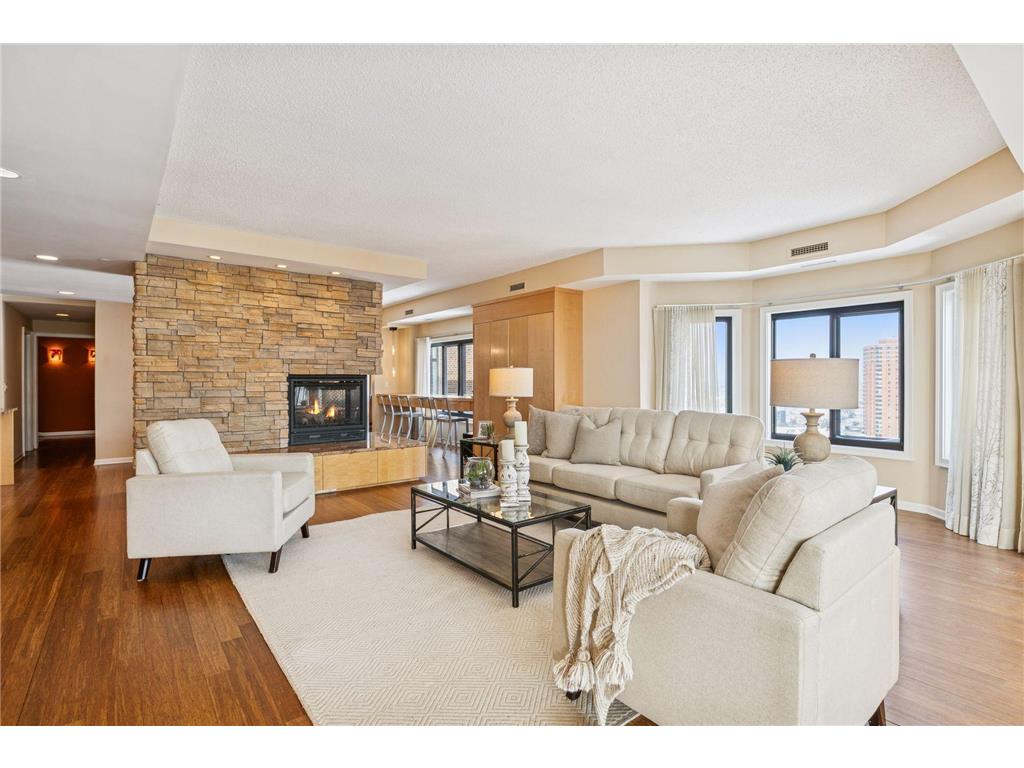 1235 Yale Place #1706 Minneapolis MN 55403 6824725 image4