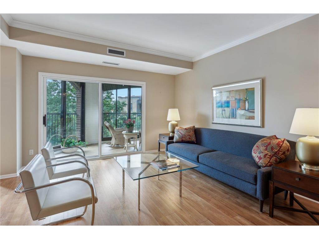 1235 Yale Place #304 Minneapolis MN 55403 6597628 image1