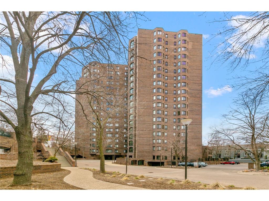 1235 Yale Place #504 Minneapolis MN 55403 6359202 image1