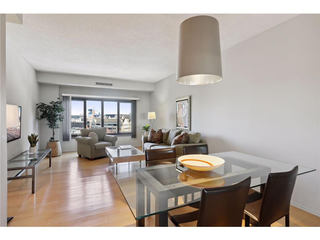 1235 Yale Place #806 Minneapolis MN 55403 6499486 image1