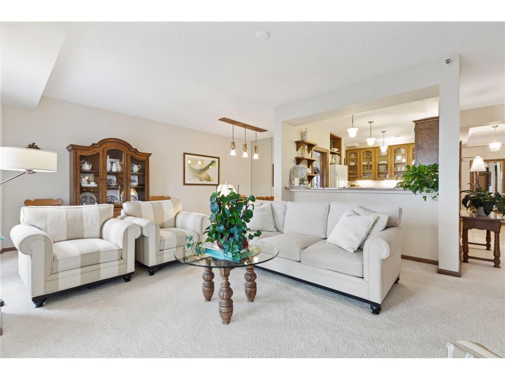 1235 Yale Place #907 Minneapolis MN 55403 6649397 image1