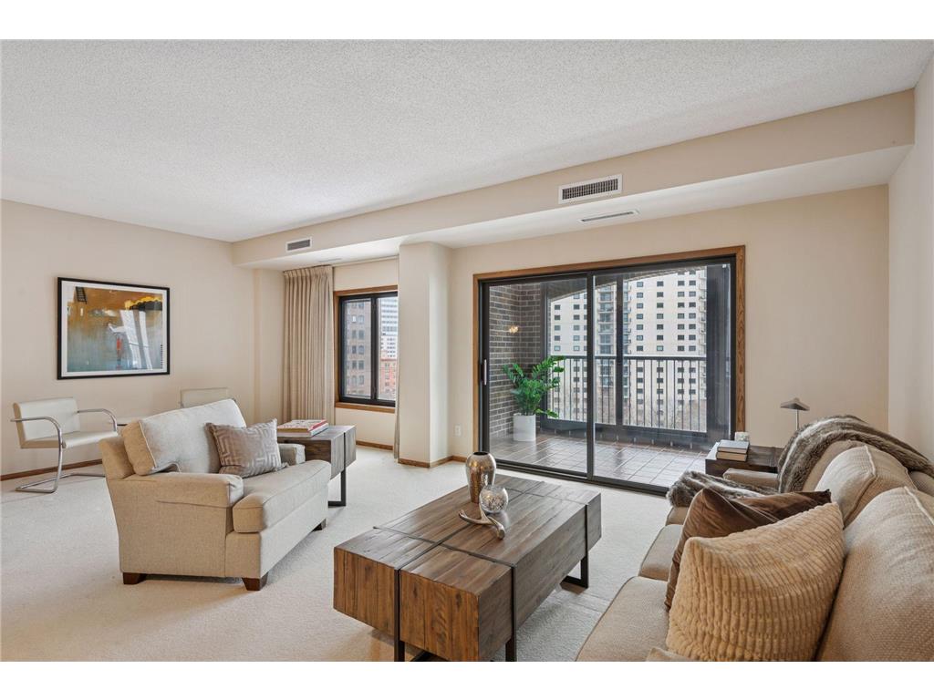 1235 Yale Place #908 Minneapolis MN 55403 7010709 image1