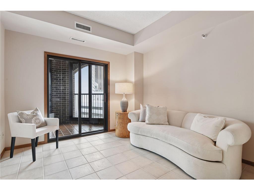 1235 Yale Place #908 Minneapolis MN 55403 7010709 image18