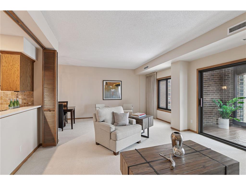 1235 Yale Place #908 Minneapolis MN 55403 7010709 image2