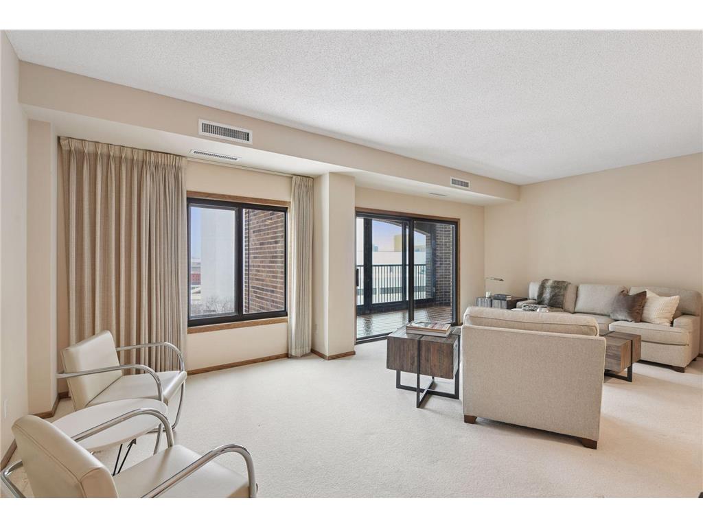 1235 Yale Place #908 Minneapolis MN 55403 7010709 image3