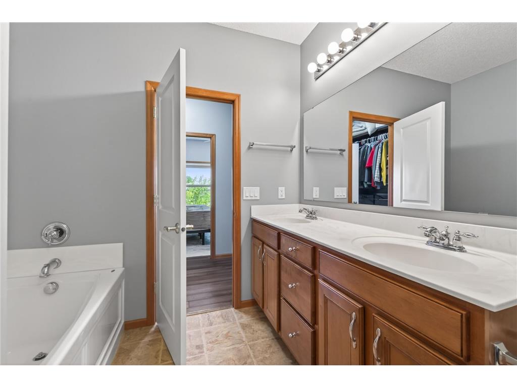 1236 Vernon Drive Carver MN 55315 7074772 image25