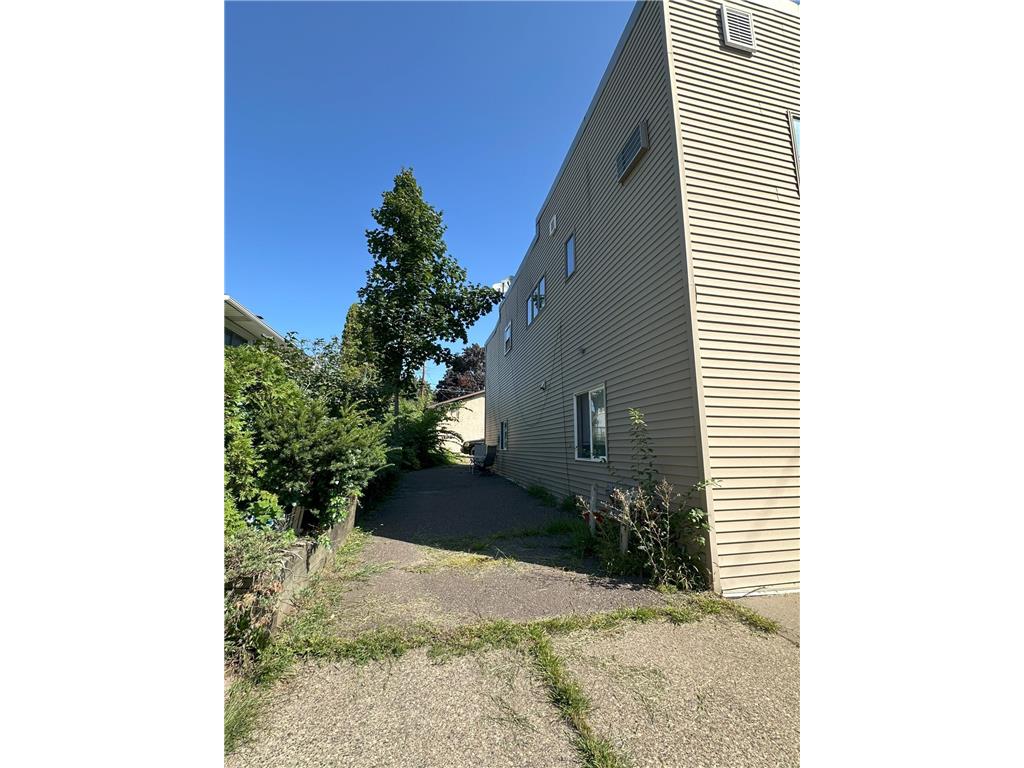 1237 5th Street E Saint Paul MN 55106 6781590 image5