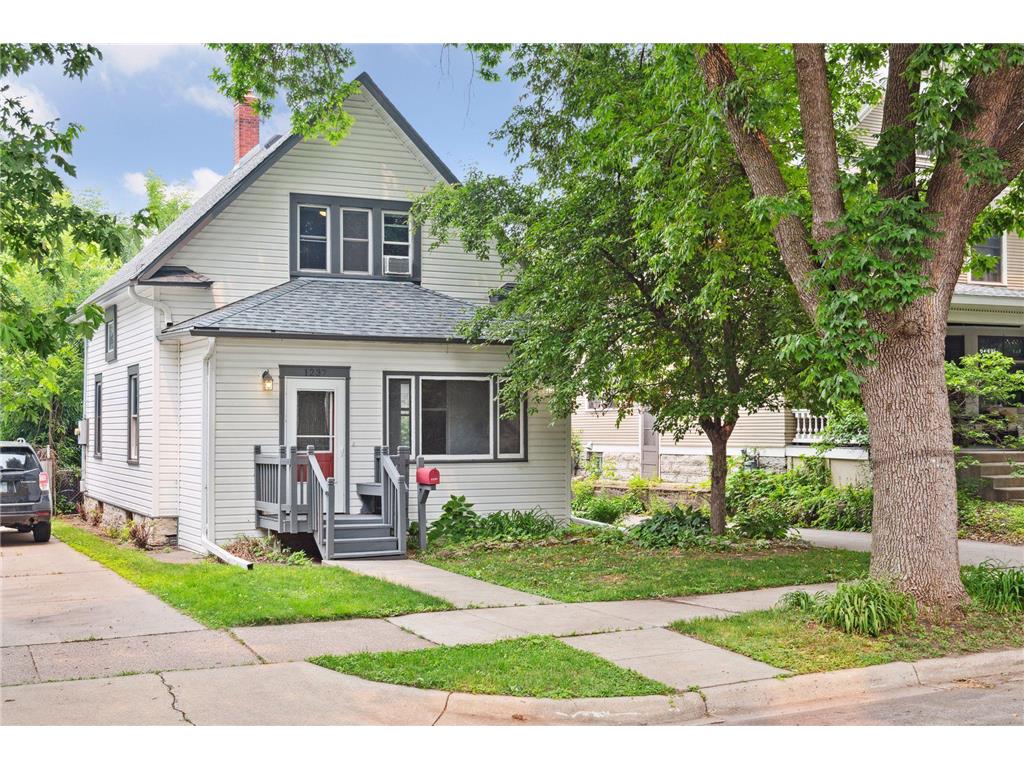 1237 Hague Avenue Saint Paul MN 55104 6382135 image1