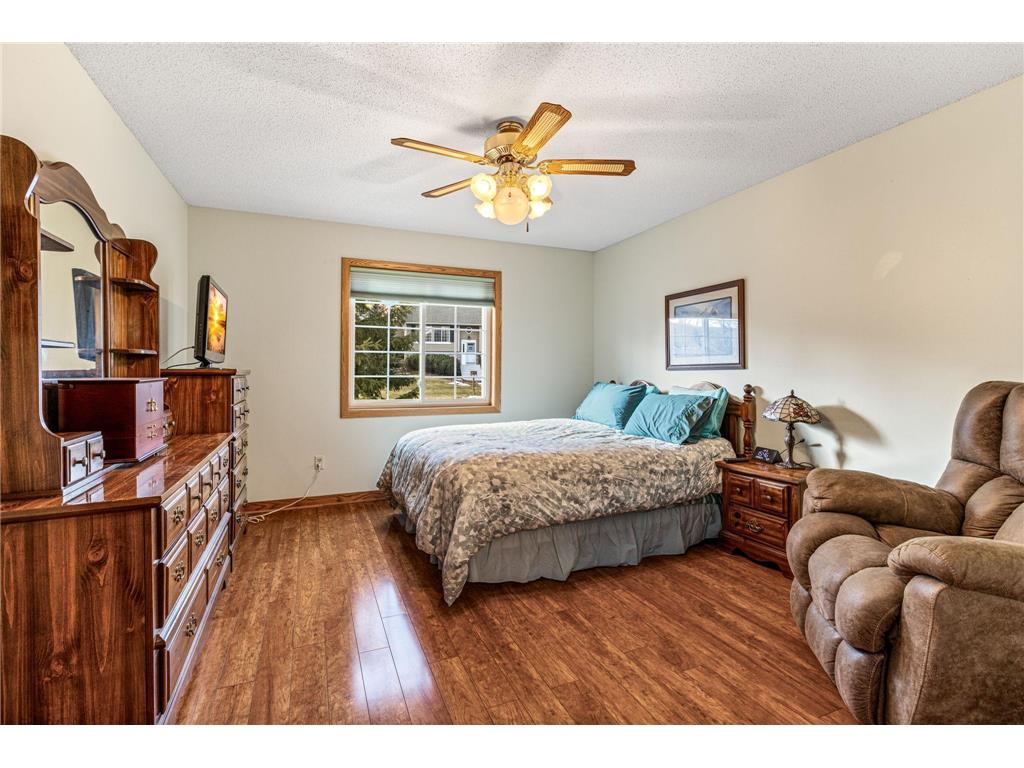 1237 Hilo Avenue N Oakdale MN 55128 7041965 image4