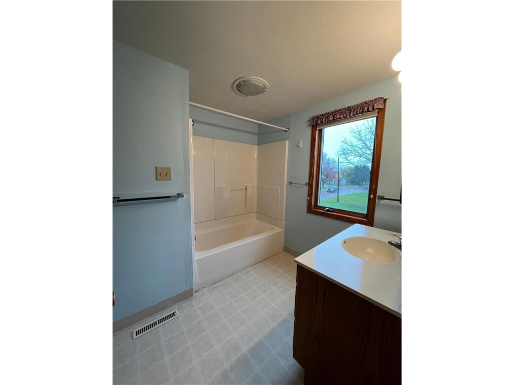 124 2nd Street E Tracy MN 56175 6810638 image22