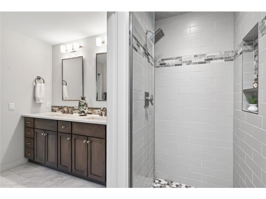 124 Ardmore Drive Golden Valley MN 55422 7017875 image16