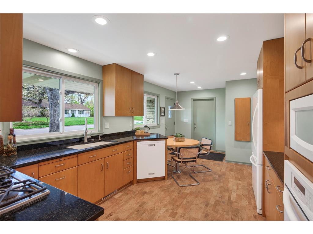 124 Ardmore Drive Golden Valley MN 55422 7017875 image5