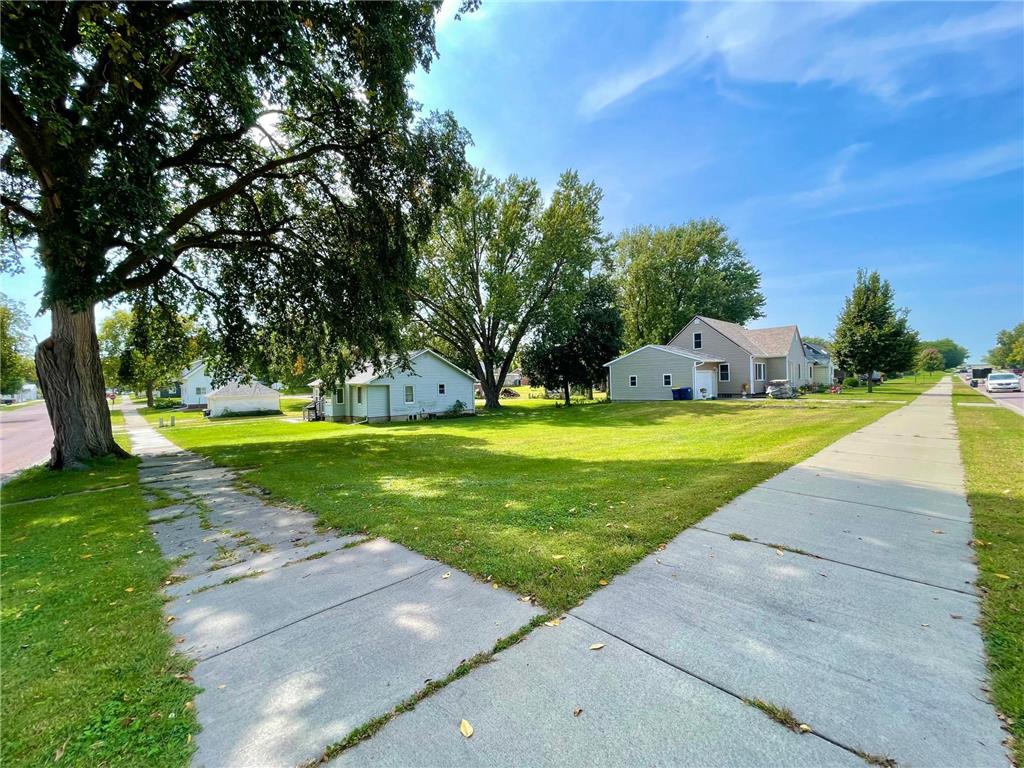 124 N Park Avenue Springfield MN 56087 6788646 image3