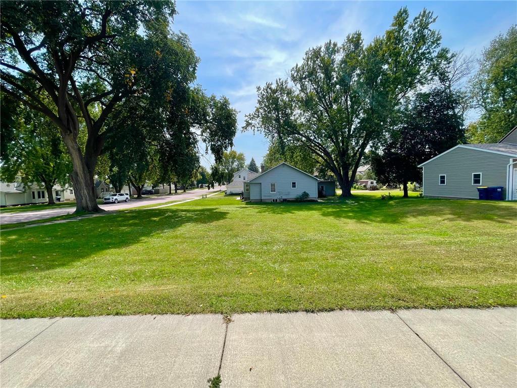 124 N Park Avenue Springfield MN 56087 6788646 image4