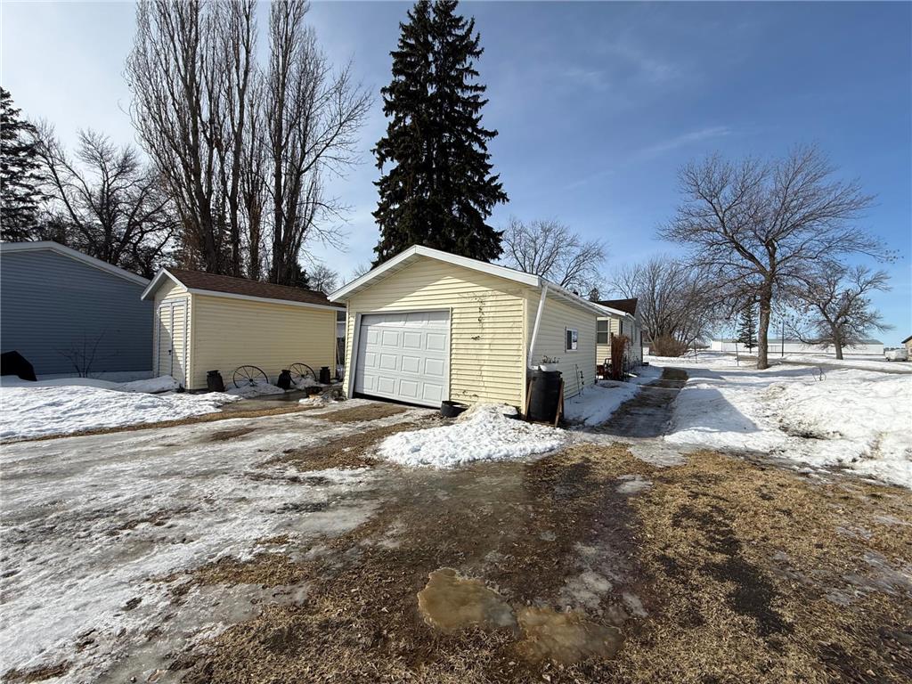 124 State Avenue N Thief River Falls MN 56701 7034445 image23