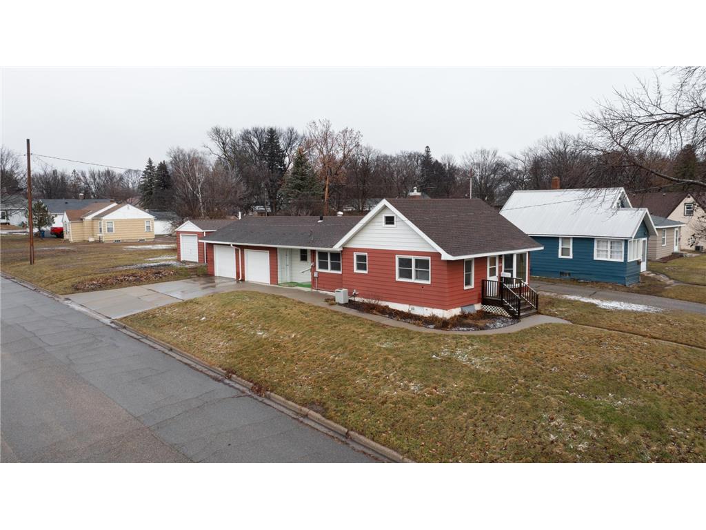 124 W Cedar Avenue, Fergus Falls, MN, 56537 MLS 7770966 Edina Realty