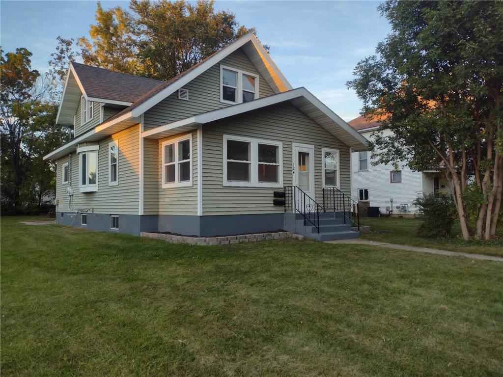 124 Willow Street E, Detroit Lakes, MN 56501 MLS 6366734 Edina Realty