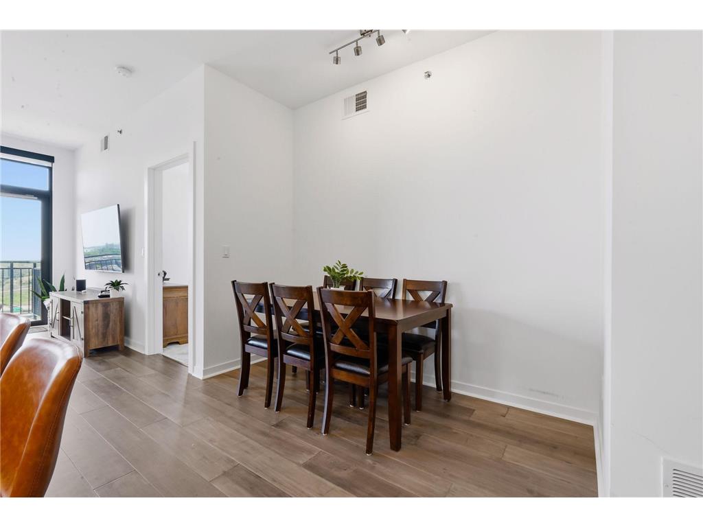 1240 2nd Street S #1031 Minneapolis MN 55415 7074014 image14